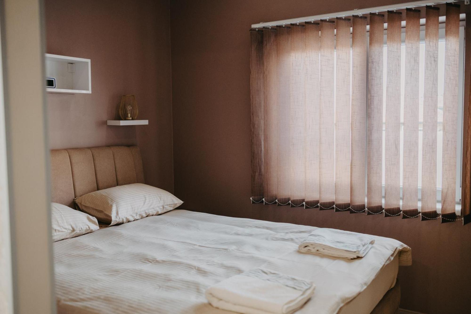 Modrica Prenociste Park B&B 외부 사진