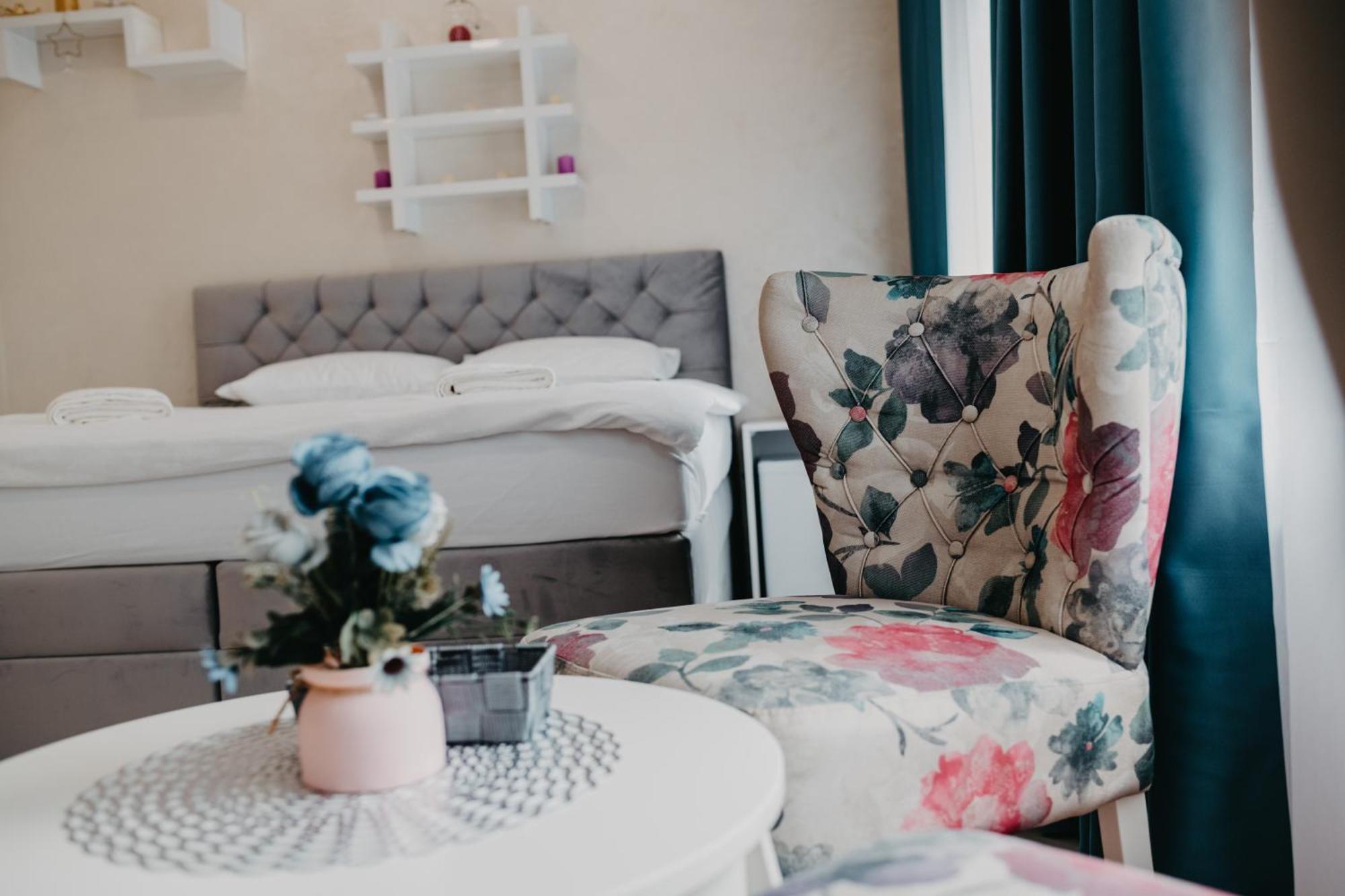 Modrica Prenociste Park B&B 외부 사진