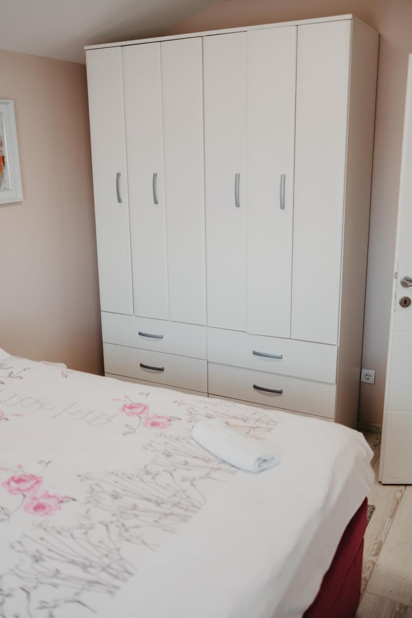 Modrica Prenociste Park B&B 외부 사진