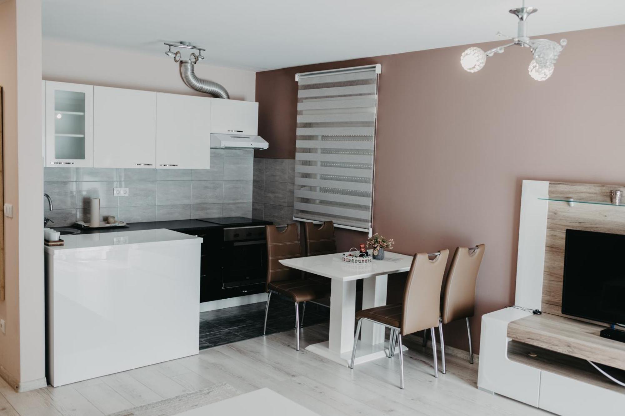 Modrica Prenociste Park B&B 외부 사진