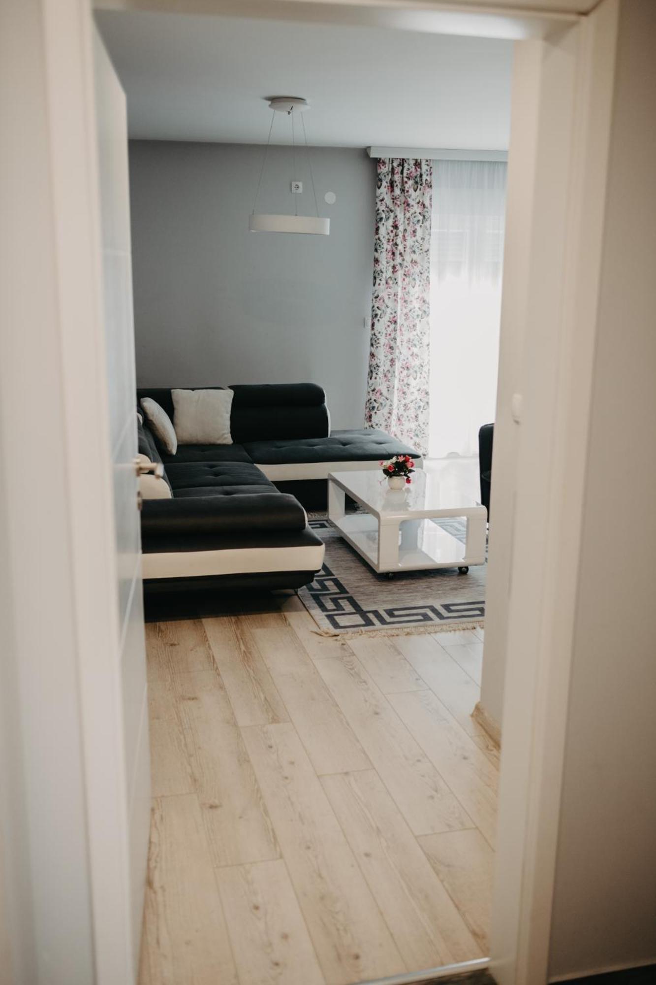 Modrica Prenociste Park B&B 외부 사진