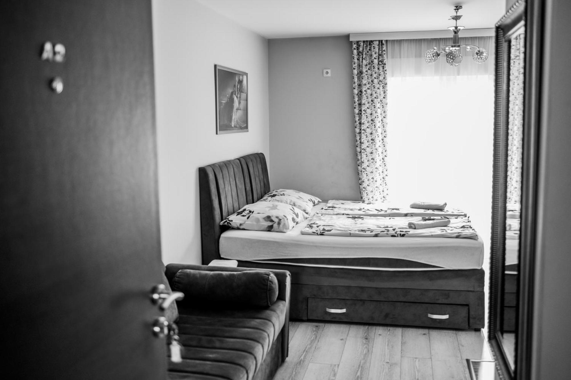 Modrica Prenociste Park B&B 외부 사진