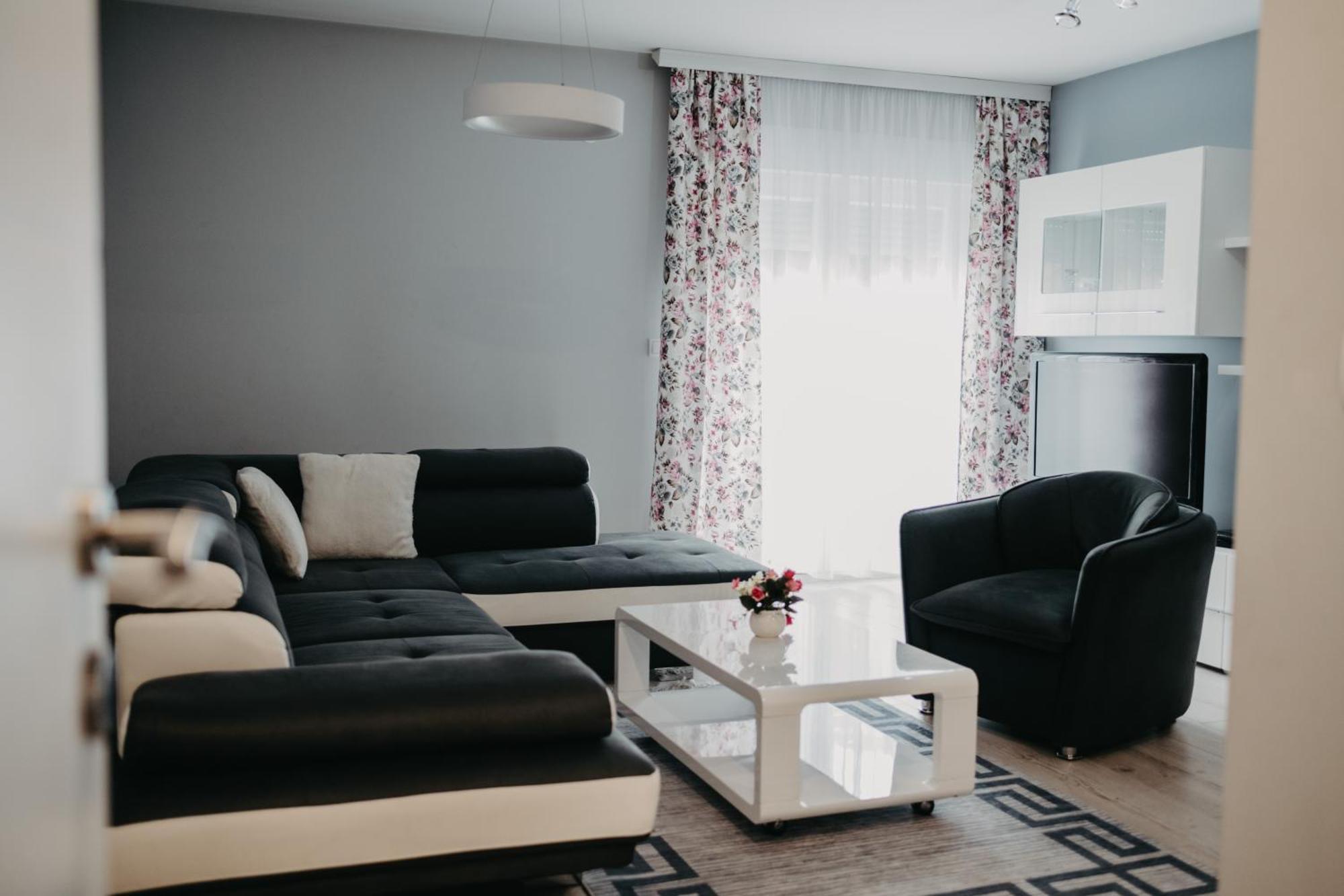 Modrica Prenociste Park B&B 외부 사진