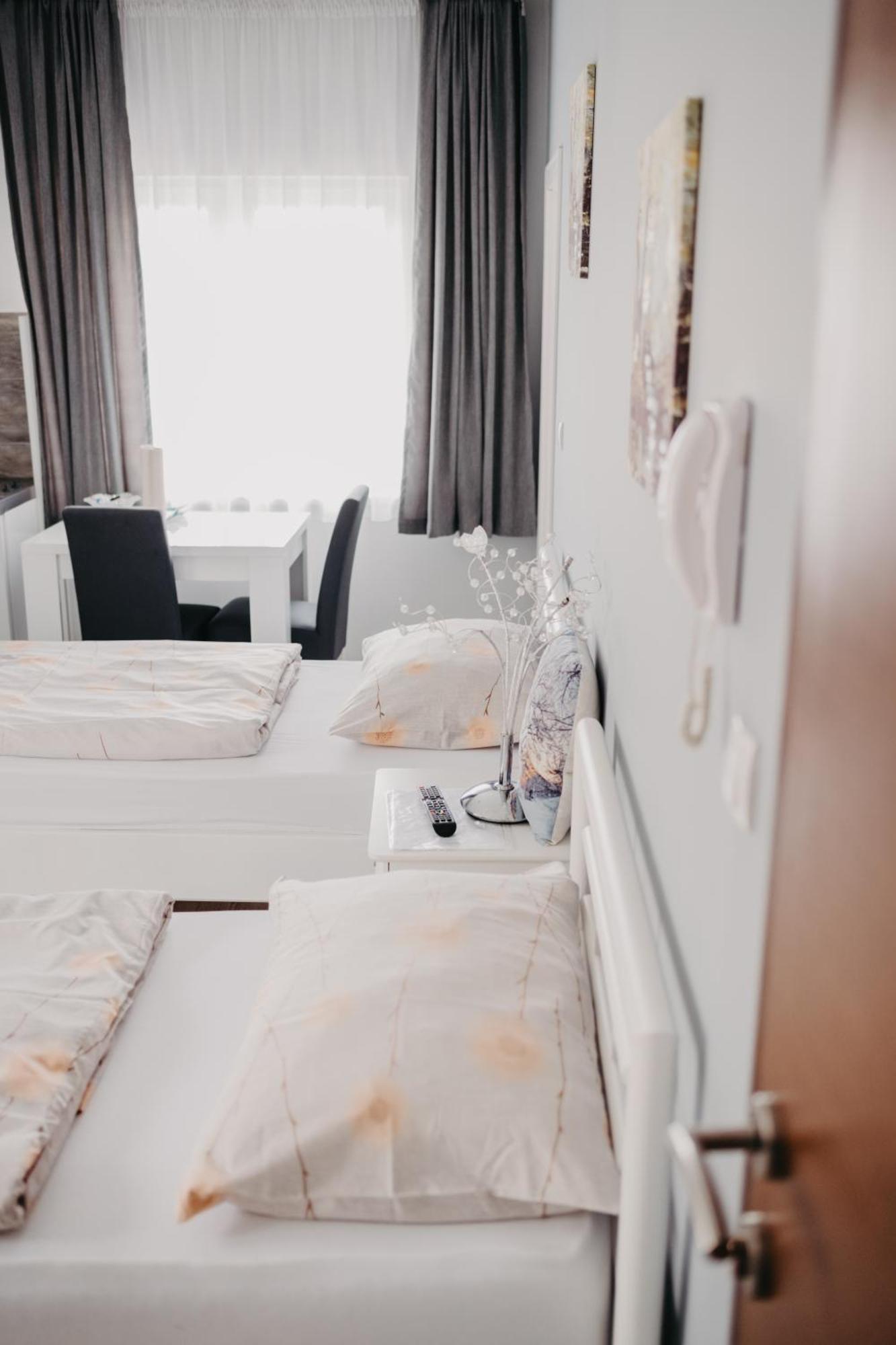 Modrica Prenociste Park B&B 외부 사진