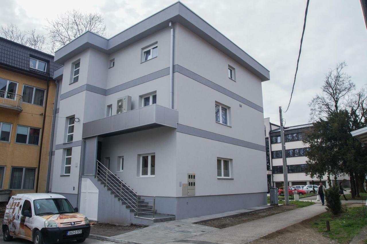 Modrica Prenociste Park B&B 외부 사진